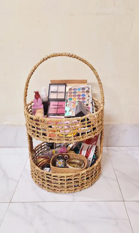 Makeup / Medicine / Cosmetic Basket